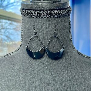 🌙🖤✨Kenneth Cole Black Crescent Moon Earrings